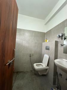 Image of 1600 Sq.ft 3 BHK Apartment / Flat for rent in Nipania, Indore for Rs. 41000