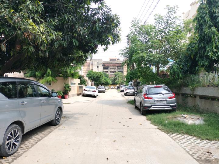 Canal Colony, Sector 16A Main Image 1