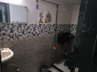 Bathroom Image of 380 Sq.ft 1 BHK Apartment / Flat for rent in Ghatkopar East Mumbai for Rs. 33000