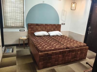 Bedroom Image of 1000 Sq.ft 2 BHK Builder Floor for rent in Lajpat Nagar New Delhi for Rs. 66000