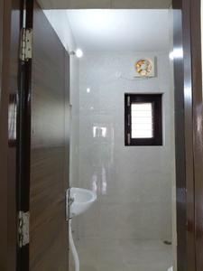 Bedroom Two Image of 1150 Sq.ft 2 BHK Apartment / Flat for rent in Sarita Vihar New Delhi for Rs. 45000