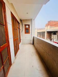 Balcony Image of 1800 Sq.ft 4 BHK Apartment / Flat for sale in Shalimar Garden Ghaziabad for Rs. 17000000