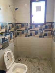 Bathroom Image of 500 Sq.ft 1 RK Builder Floor for rent in Sector 23 Gurgaon for Rs. 21000