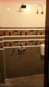 Bathroom Image of 750 Sq.ft 1 BHK Duplex for rent in Guramba Lucknow for Rs. 4999