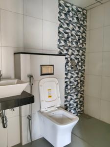 Common Bathroom Image of 530 Sq.ft 1 BHK Apartment / Flat for sale in Sanghvi Valley, Kalwa Thane for Rs. 7800000