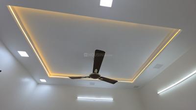 Living Room Image of 650 Sq.ft 2 BHK Apartment / Flat for rent in Pitampura New Delhi for Rs. 22500