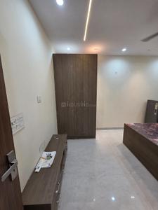Bedroom Image of 500 Sq.ft 1 RK Builder Floor for rent in Rajouri Garden New Delhi for Rs. 15200