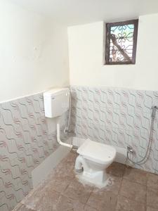 Bathroom Image of 450 Sq.ft 1.5 BHK Builder Floor for rent in Nayapalli Bhubaneswar for Rs. 15000