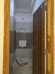 Common Bathroom Image of 900 Sq.ft 3 BHK Builder Floor for sale in DLF Ankur Vihar Ghaziabad for Rs. 3455008