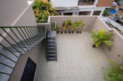 Balcony Image of 6000 Sq.ft 4 BHK Independent House for sale in Edappally Kochi for Rs. 37500000