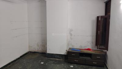 Living Room Image of 1800 Sq.ft 3 BHK Builder Floor for rent in Sector 46 Noida for Rs. 90000