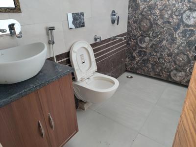 Bathroom Image of 800 Sq.ft 2 BHK Independent House for rent in Girdharpur Mathura for Rs. 9500