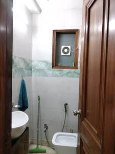 Common Bathroom Image of 1400 Sq.ft 3 BHK Builder Floor for rent in Sector 17 Dwarka New Delhi for Rs. 55000