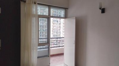 Bedroom Image of 1319 Sq.ft 3 BHK Apartment / Flat for rent in Supertech Livingston, Crossings Republik Ghaziabad for Rs. 20000