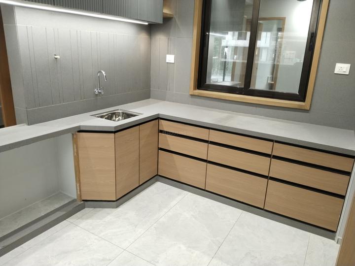 Vitoria Prime Main Image 1