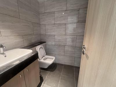 Bathroom Image of 1500 Sq.ft 3 BHK Apartment / Flat for sale in Rustomjee Crown, Prabhadevi Mumbai for Rs. 76500000