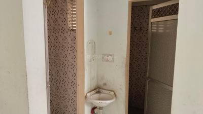 Bathroom Image of 600 Sq.ft 1 BHK Apartment / Flat for rent in Arihant Anchal, Chaukhan Jodhpur for Rs. 5500