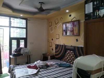 Bedroom Image of 950 Sq.ft 2 BHK Builder Floor for sale in  RWA Yamuna Vihar Block C9, Yamuna Vihar New Delhi for Rs. 7500000