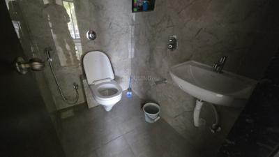 Bathroom Image of 540 Sq.ft 1 BHK Apartment / Flat for rent in Vikhroli East Mumbai for Rs. 38900