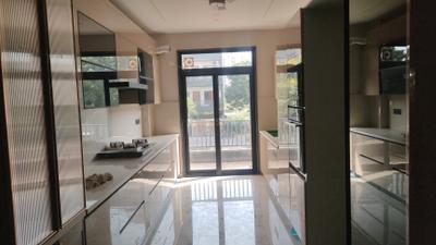 Kitchen Image of 2200 Sq.ft 3 BHK Builder Floor for sale in BPTP Amstoria , Sector 102 Gurgaon for Rs. 30000000