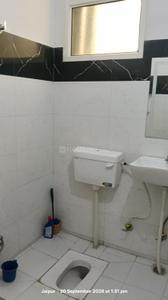 Bathroom Image of 500 Sq.ft 1 RK Independent House for rent in Mansarovar Jaipur for Rs. 10000