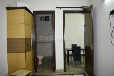 Bedroom Image of 900 Sq.ft 2 BHK Builder Floor for sale in Lajpat Nagar New Delhi for Rs. 15500000