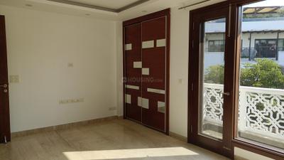 Bedroom Image of 3150 Sq.ft 4 BHK Builder Floor for rent in Safdarjung Development Area New Delhi for Rs. 300000
