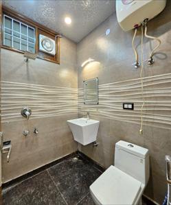 Image of 1400 Sq.ft 3 BHK Apartment / Flat for rent in DDA Narwana Apartments, Patparganj, New Delhi for Rs. 73000