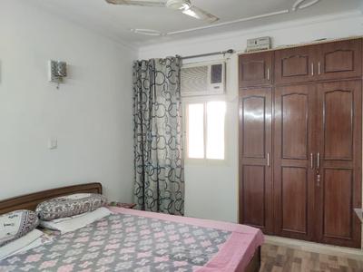 Bedroom Image of 2100 Sq.ft 4 BHK Apartment / Flat for rent in CGHS Ratnakar Apartments, Sector 4 Dwarka New Delhi for Rs. 50000