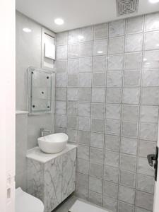 Common Bathroom Image of 1600 Sq.ft 3 BHK Apartment / Flat for sale in United Friends, Sector 6 Dwarka New Delhi for Rs. 28800000
