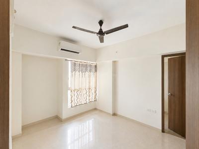 Bedroom Image of 765 Sq.ft 2 BHK Apartment / Flat for rent in Lodha Amara, Kolshet Thane for Rs. 39500
