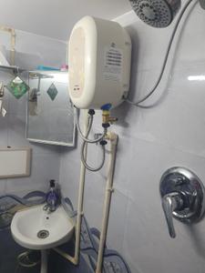 Bathroom Image of 150 Sq.ft 1 RK Apartment / Flat for rent in Rajajinagar Bengaluru for Rs. 11000