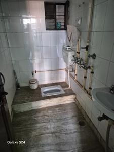 Bathroom Image of 900 Sq.ft 1 BHK Builder Floor for rent in Vasundhara Ghaziabad for Rs. 11000