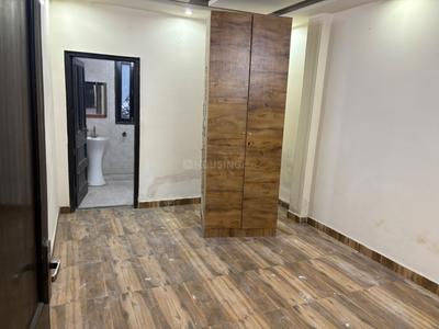 Bedroom Image of 1500 Sq.ft 3 BHK Builder Floor for rent in Kirti Nagar New Delhi for Rs. 38000