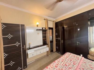 Bedroom Image of 950 Sq.ft 2 BHK Apartment / Flat for sale in CGHS Navyug Apartments, Vikaspuri New Delhi for Rs. 16000000
