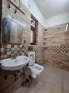 Bathroom Image of 1800 Sq.ft 2 BHK Builder Floor for rent in Sector 22 Gurgaon for Rs. 30000