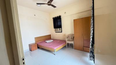 Bedroom Image of 600 Sq.ft 1 BHK Apartment / Flat for rent in Magarpatta Heliconia, Hadapsar Pune for Rs. 32000