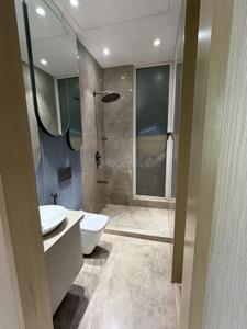 Bathroom Image of 1200 Sq.ft 3 BHK Apartment / Flat for sale in Monte South, Byculla Mumbai for Rs. 42500000