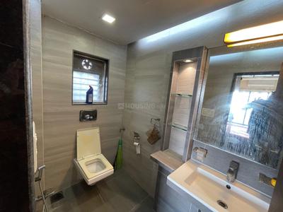 Bathroom Image of 1500 Sq.ft 3 BHK Apartment / Flat for rent in  Sea Castle Apartments, Andheri West Mumbai for Rs. 170000