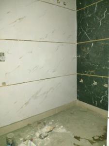 Common Bathroom Image of 800 Sq.ft 3 BHK Apartment / Flat for sale in Sector 4 Rohini New Delhi for Rs. 4500000