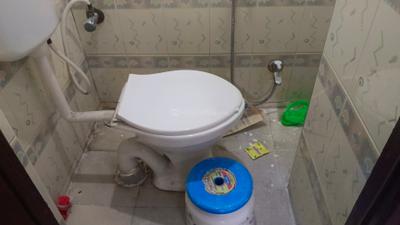 Bathroom Image of 640 Sq.ft 1 BHK Apartment / Flat for rent in Amba Nagari, Dhanori Pune for Rs. 20000