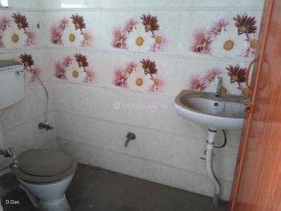 Bathroom Image of 600 Sq.ft 1 BHK Apartment / Flat for rent in Boral Kolkata for Rs. 7000