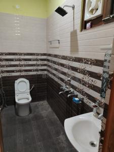 Bathroom Image of 840 Sq.ft 1 BHK Independent House for rent in Kahlon Sehkari Awas Samiti Garden City II, Baraulikhalilabad Lucknow for Rs. 12500