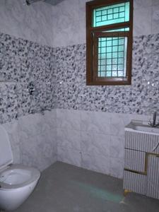 Common Bathroom Image of 1000 Sq.ft 3 BHK Builder Floor for sale in Patparganj New Delhi for Rs. 8500000