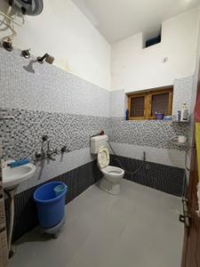Bathroom Image of 700 Sq.ft 1 RK Builder Floor for rent in Ajabpur Kalan Dehradun for Rs. 12500
