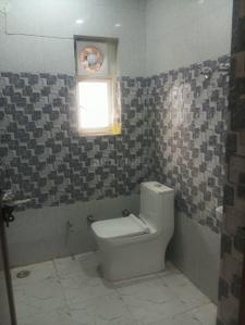 Image of 1100 Sq.ft 2 BHK Apartment / Flat for sale in Karishma Apartment, Patparganj, New Delhi for Rs. 15500000