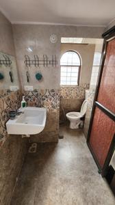 Bathroom Image of 1500 Sq.ft 3 BHK Independent House for rent in Karia Konark Nagar Phase 1, Viman Nagar Pune for Rs. 72000