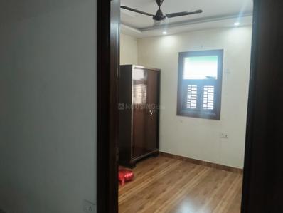 Bedroom Image of 1000 Sq.ft 2 BHK Builder Floor for rent in Preet Vihar New Delhi for Rs. 25000