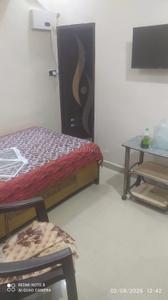 Bedroom Image of 1300 Sq.ft 2 BHK Builder Floor for rent in Krishna Nagar Lucknow for Rs. 25000