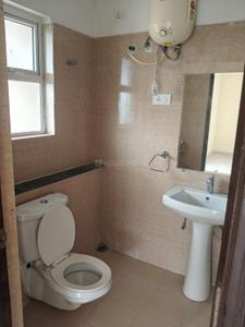 Bathroom Image of 1300 Sq.ft 2 BHK Apartment / Flat for rent in Indu Fortune Fields Gardenia, Kukatpally Hyderabad for Rs. 40000